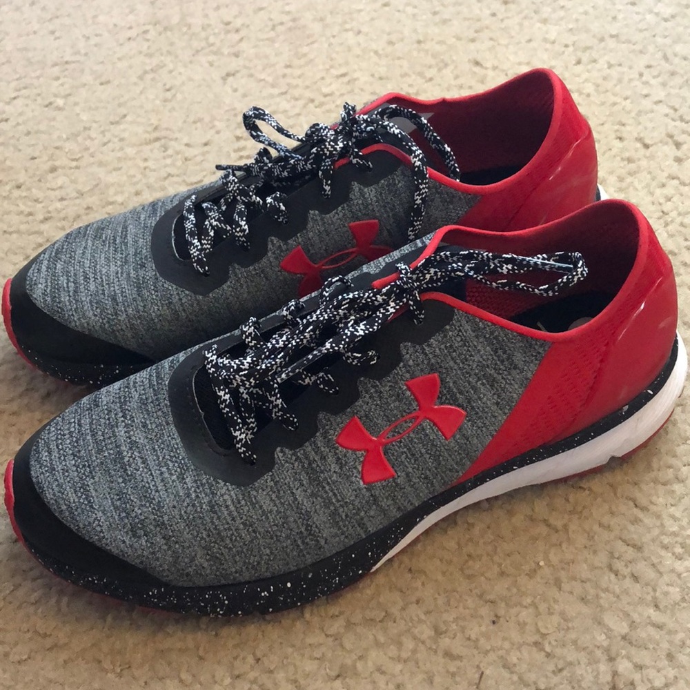 Like NEW Under Armour Charged Escape Running Shoes